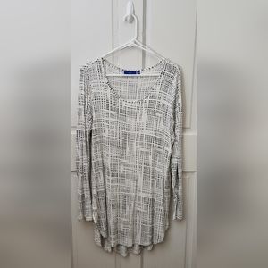 Apt 9. Long sleeve tunic